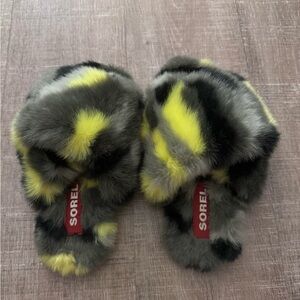 SOREL fun slippers